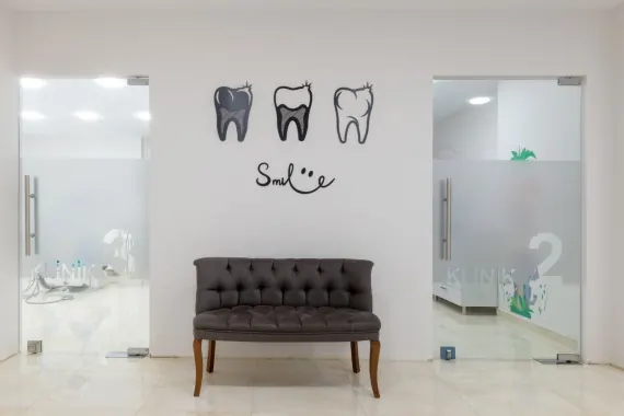 Radar Diş Kliniği bekleme alanı